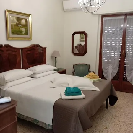 Lusitana T2 Hotell Foligno